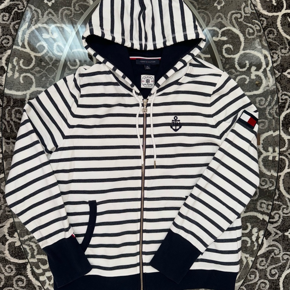 TOMMY HILFIGER WHITE AND NAVY STRIPED JACKET